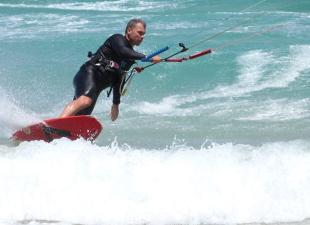 B1 Kiteboarding