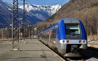 El increíble recorrido por tren que cruza Los Pirineos