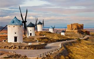 ¿Por qué Castilla-La Mancha lleva guion?