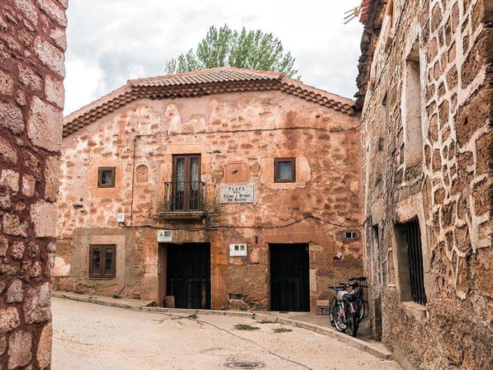 Casa Rural Santa Coloma, Casa Rural en Albendiego ...